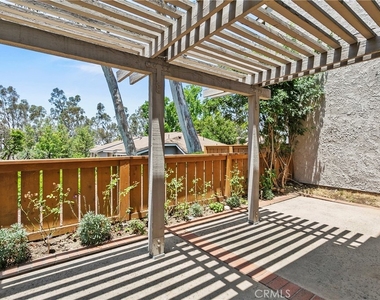 6516 E Camino Vista - Photo Thumbnail 16