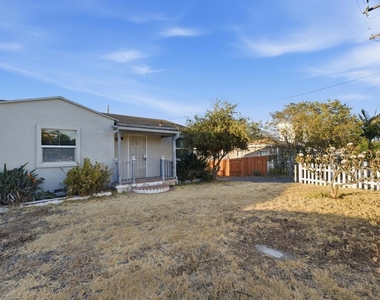 7620 Saranac Avenue - Photo Thumbnail 24