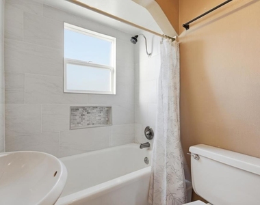 7620 Saranac Avenue - Photo Thumbnail 18