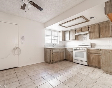 415 W Center Street - Photo Thumbnail 7