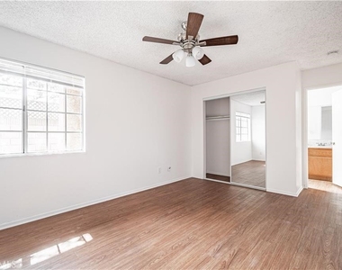 415 W Center Street - Photo Thumbnail 12