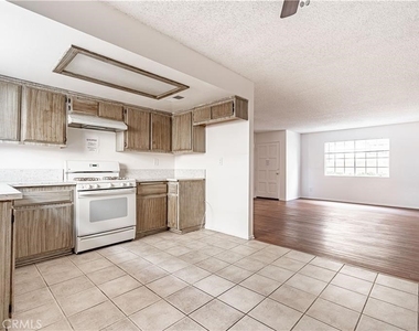 415 W Center Street - Photo Thumbnail 8