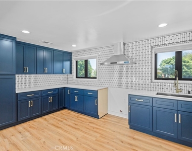 9519 La Reina - Photo Thumbnail 10