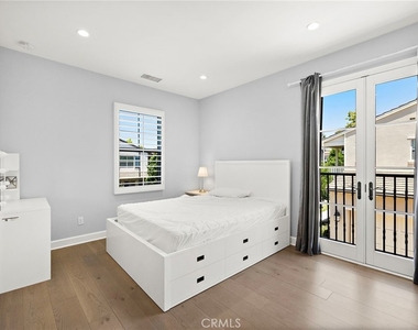 72 Henson - Photo Thumbnail 17
