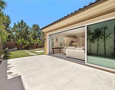72 Henson - Photo Thumbnail 3