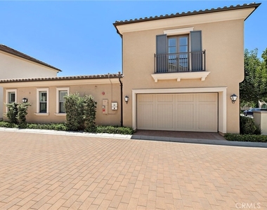 72 Henson - Photo Thumbnail 19