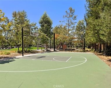 72 Henson - Photo Thumbnail 21
