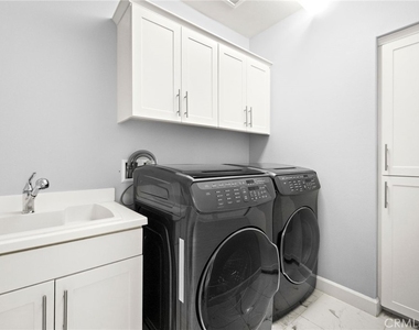 72 Henson - Photo Thumbnail 14