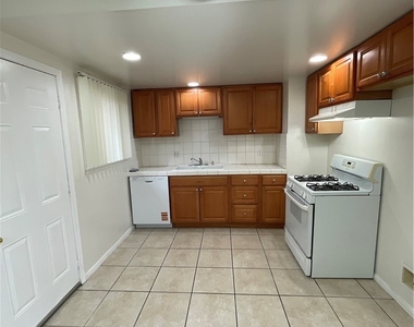 8644 Watson Street - Photo Thumbnail 15