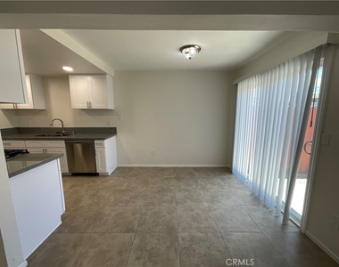 201 Joliet Avenue - Photo Thumbnail 10