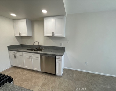 201 Joliet Avenue - Photo Thumbnail 15