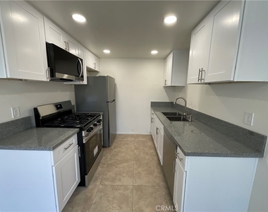 201 Joliet Avenue - Photo Thumbnail 13