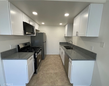 201 Joliet Avenue - Photo Thumbnail 12