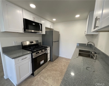 201 Joliet Avenue - Photo Thumbnail 14