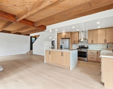 28851 Shady Place - Photo Thumbnail 6