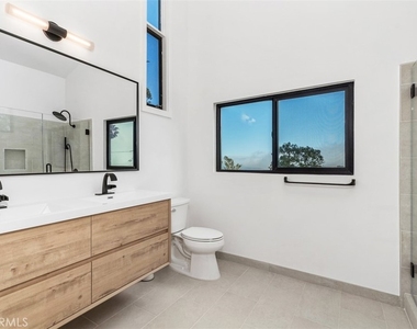 28851 Shady Place - Photo Thumbnail 19