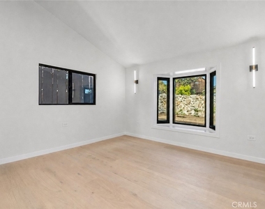 28851 Shady Place - Photo Thumbnail 12