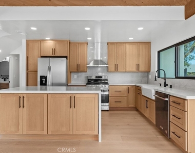 28851 Shady Place - Photo Thumbnail 9