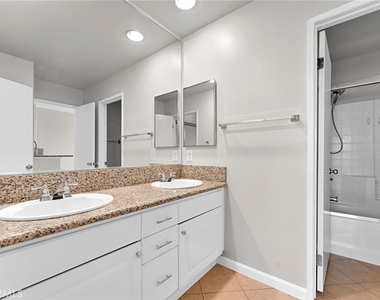 28476 Porsena - Photo Thumbnail 20