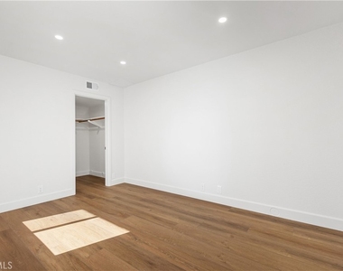 24512 Alta Vista Dr - Photo Thumbnail 5