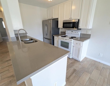 102 Wisconsin Ave - Photo Thumbnail 5