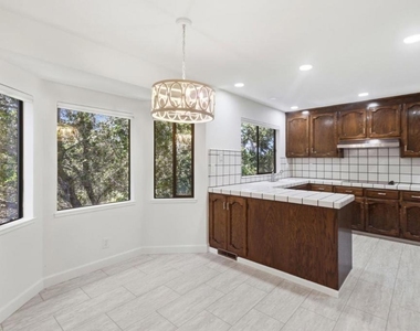 3 Kennedy Place - Photo Thumbnail 12