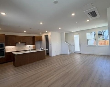 3846 Aviano Way - Photo Thumbnail 1