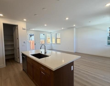 3846 Aviano Way - Photo Thumbnail 2