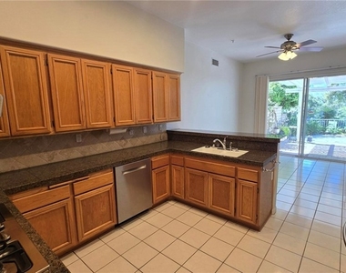 1520 Upland Hills S - Photo Thumbnail 8