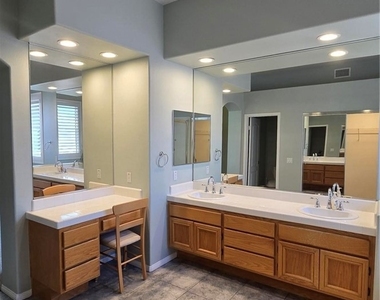 1520 Upland Hills S - Photo Thumbnail 23
