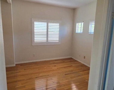 1520 Upland Hills S - Photo Thumbnail 26