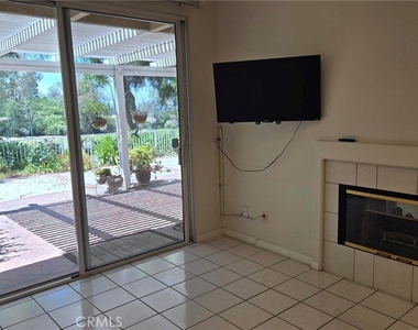 1520 Upland Hills S - Photo Thumbnail 12