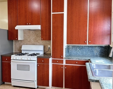 204 E Maple - Photo Thumbnail 5
