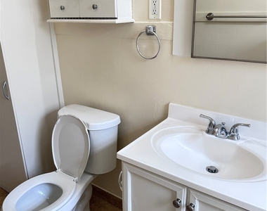 204 E Maple - Photo Thumbnail 12