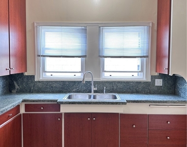 204 E Maple - Photo Thumbnail 6