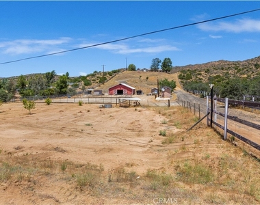 6401 Hubbard - Photo Thumbnail 14