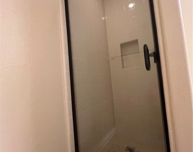 16611 Catena Dr - Photo Thumbnail 7