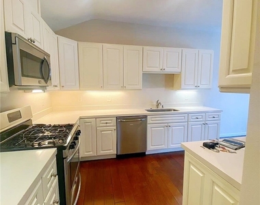 2980 Hyde Park Circle - Photo Thumbnail 1