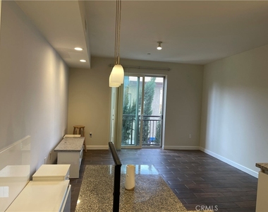 28 N 3rd - Photo Thumbnail 1