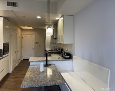 28 N 3rd - Photo Thumbnail 3