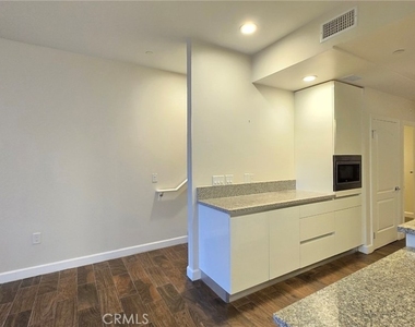 28 N 3rd - Photo Thumbnail 8