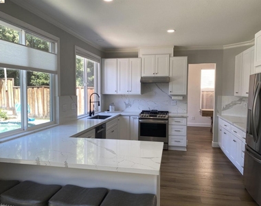 1417 Solana Dr - Photo Thumbnail 6