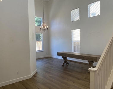 1417 Solana Dr - Photo Thumbnail 2