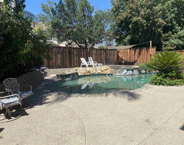 1417 Solana Dr - Photo Thumbnail 32