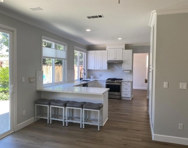 1417 Solana Dr - Photo Thumbnail 7