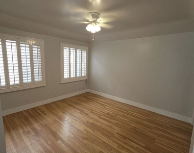 418 S Roxbury Drive - Photo Thumbnail 23