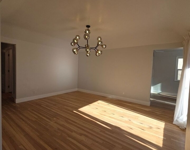 418 S Roxbury Drive - Photo Thumbnail 11