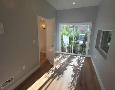 418 S Roxbury Drive - Photo Thumbnail 29