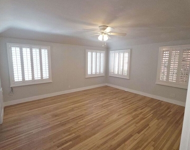 418 S Roxbury Drive - Photo Thumbnail 15