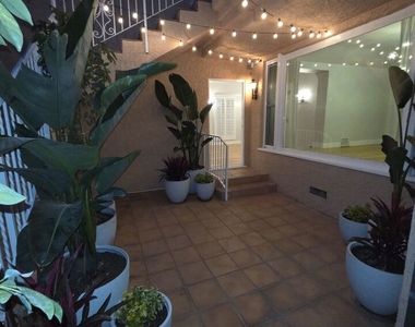 418 S Roxbury Drive - Photo Thumbnail 5